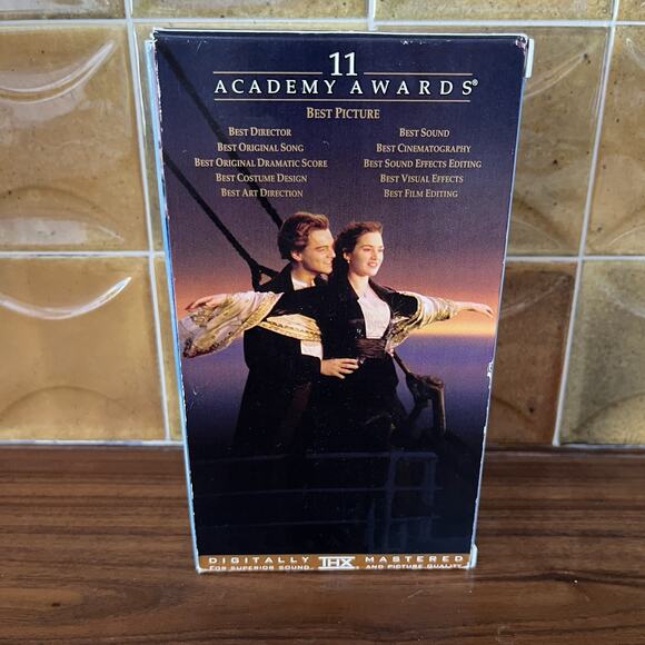 Titanic 2xVHS Tape Set 1998 Leonardo DiCaprio Kate Winslet - Picture 3 of 7